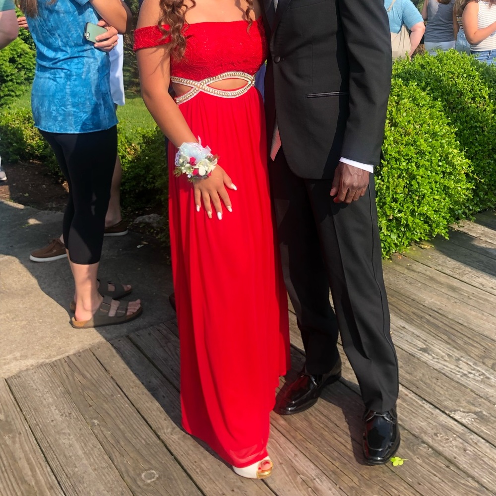 beautiful red PROM DRESS